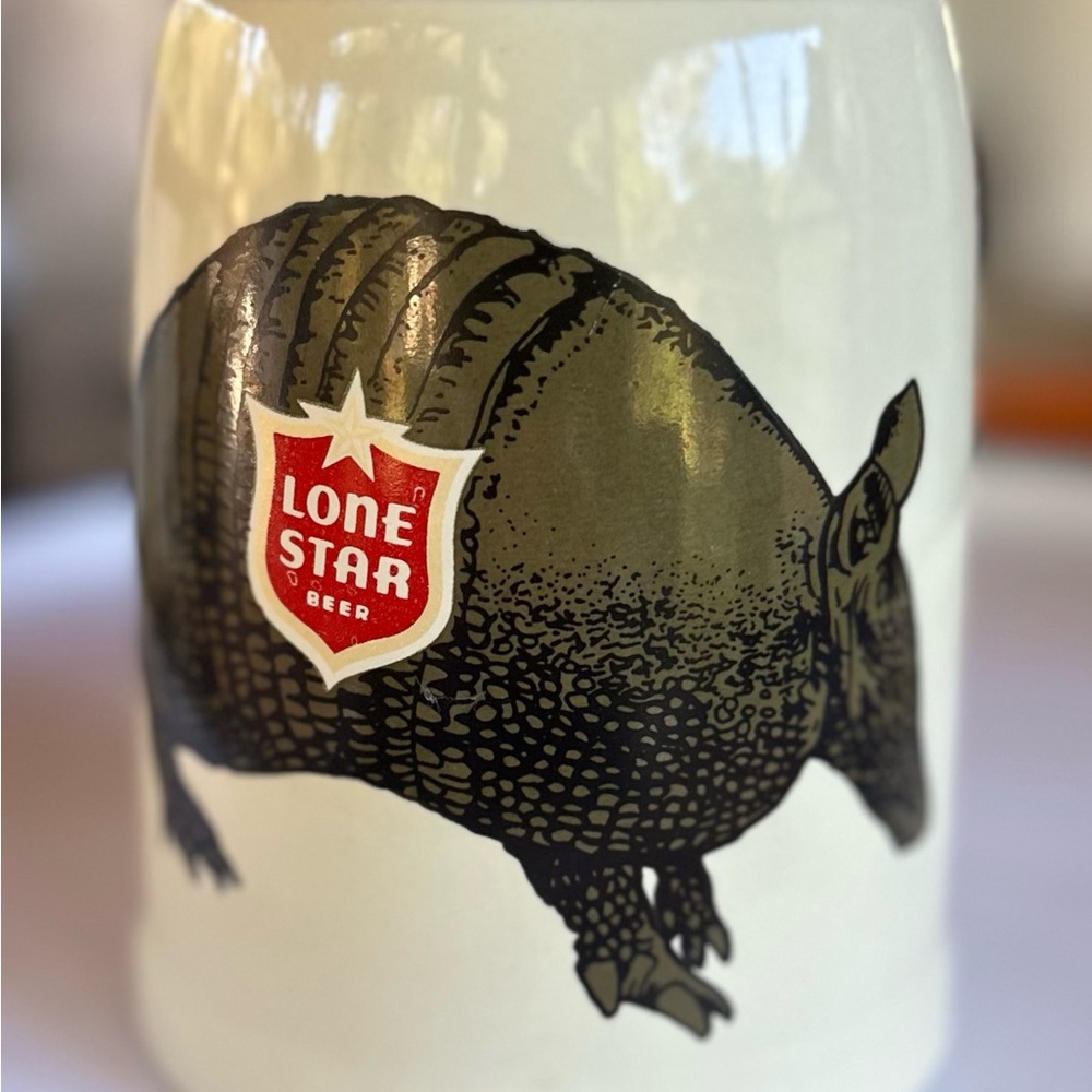 Lone Star Armadillo heavy beer mug. In  excellent. One black mark, not a chip - Picture 4 of 4